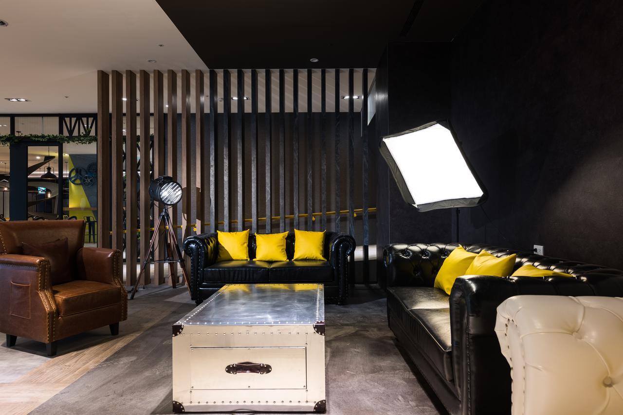 Hotel Half Тайджун Екстериор снимка
